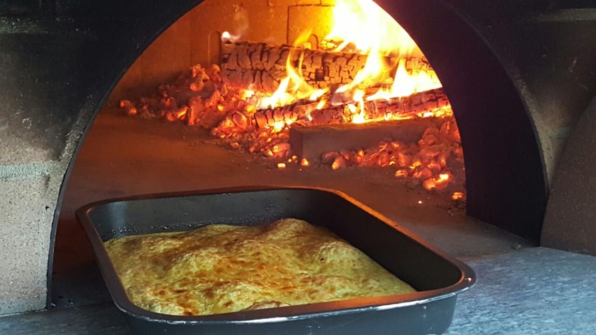 Forni a legna prefabbricati per pizza e pane, forni professionali